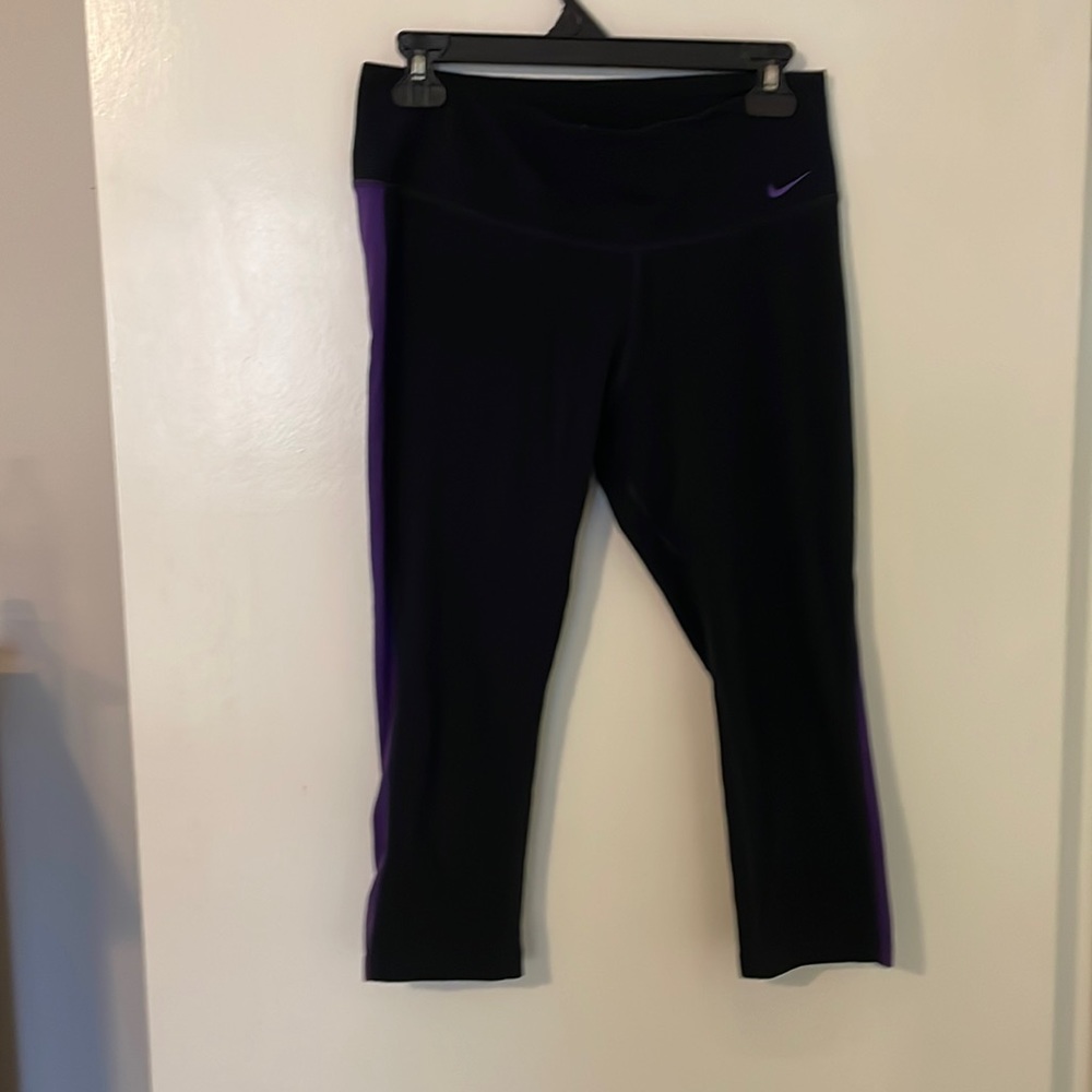 Nike women crop leggings